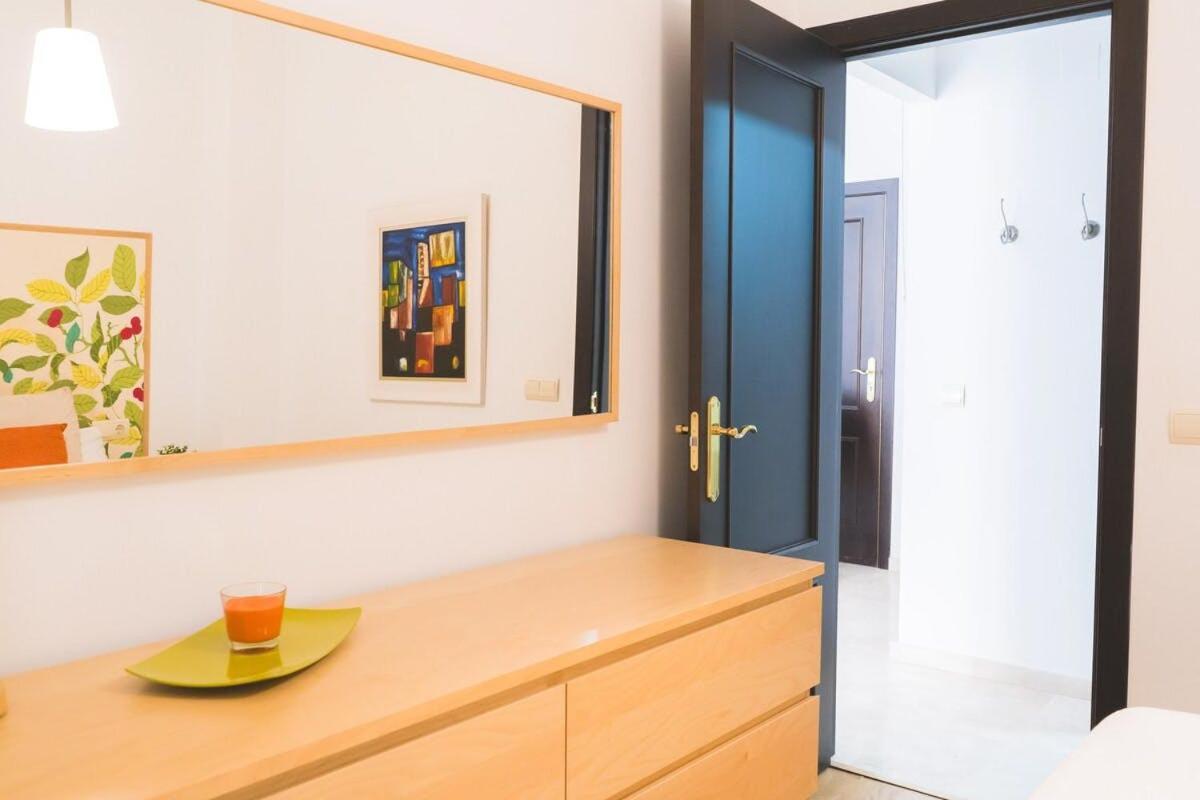 Centrico Apartamento En Calle Carreteria - Málaga Kültér fotó
